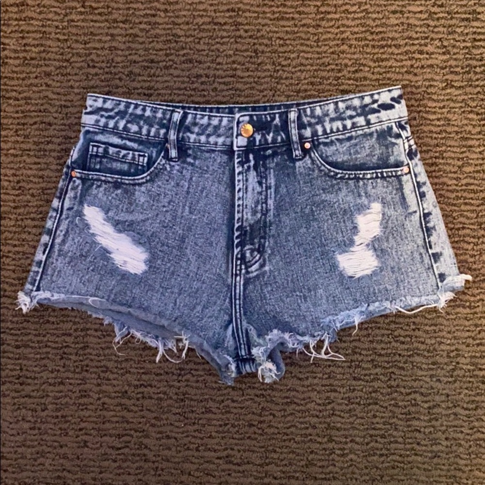 Forever 21 Women’s Acid Wash Distressed Shorts